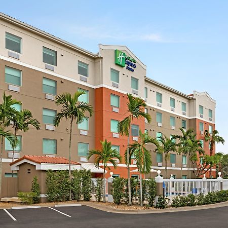 Holiday Inn Express & Suites Pembroke Pines-Sheridan St By Ihg Kültér fotó