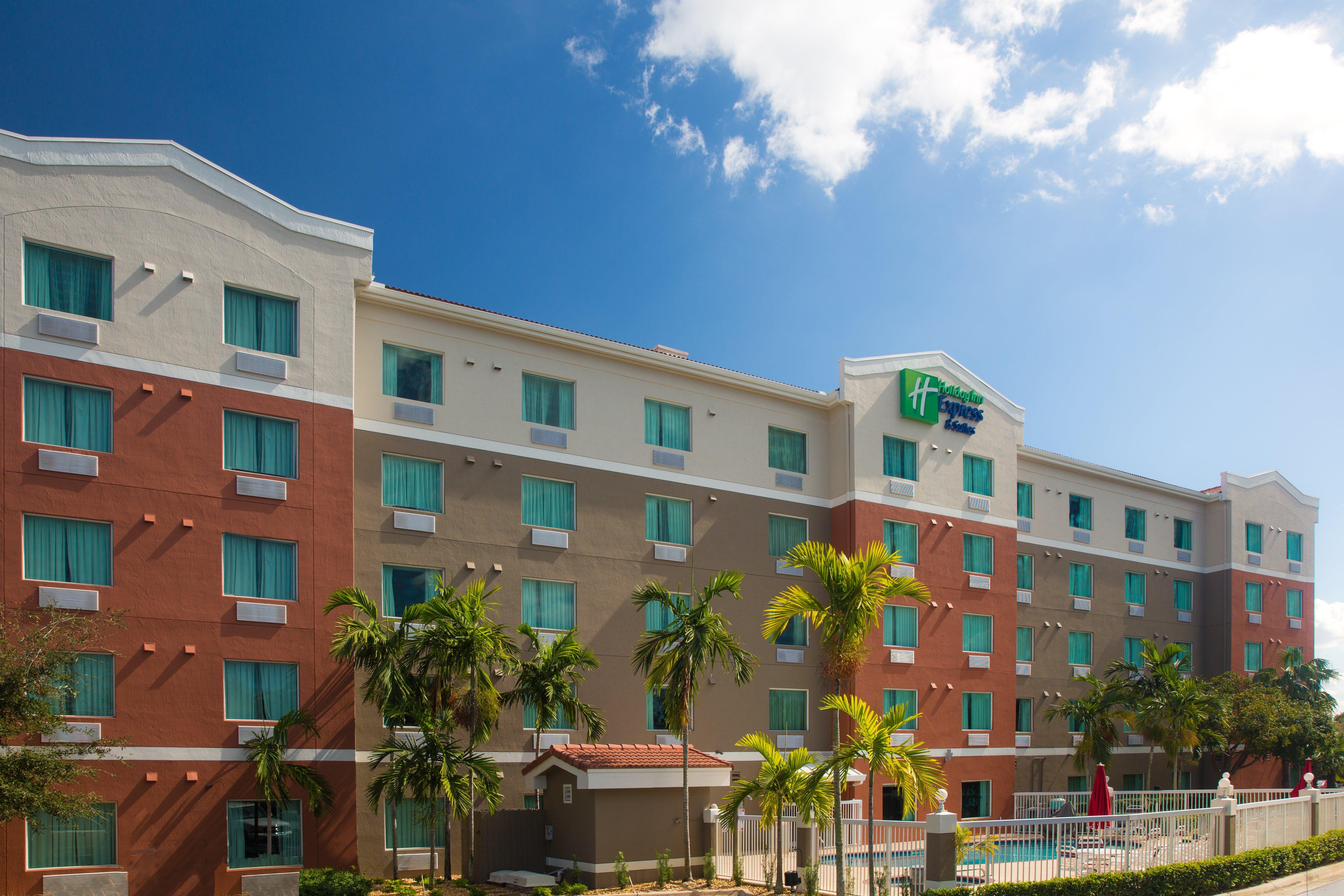 Holiday Inn Express & Suites Pembroke Pines-Sheridan St By Ihg Kültér fotó